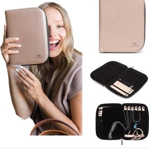 New H HALSTON traveling Jewelry Case